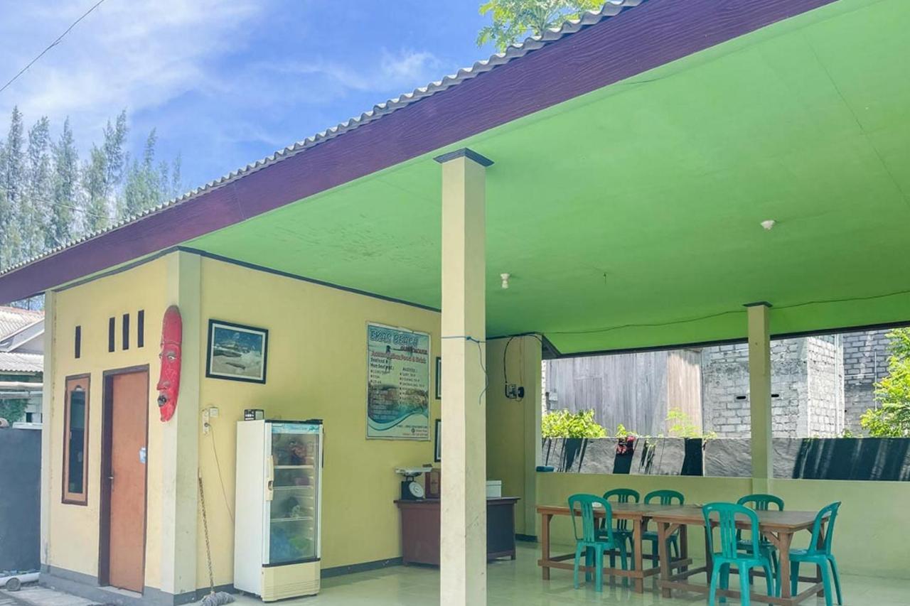 Ekas Beach Guesthouse Mitra Reddoorz ภายนอก รูปภาพ